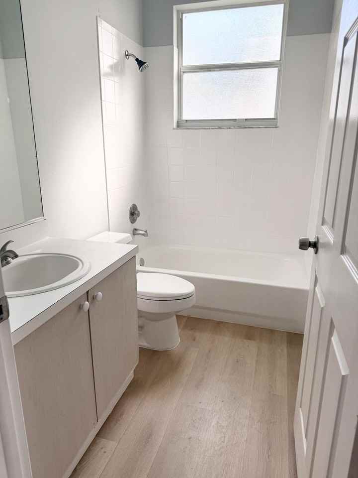 12077 Sunset Point Cir - Photo 5 of 16