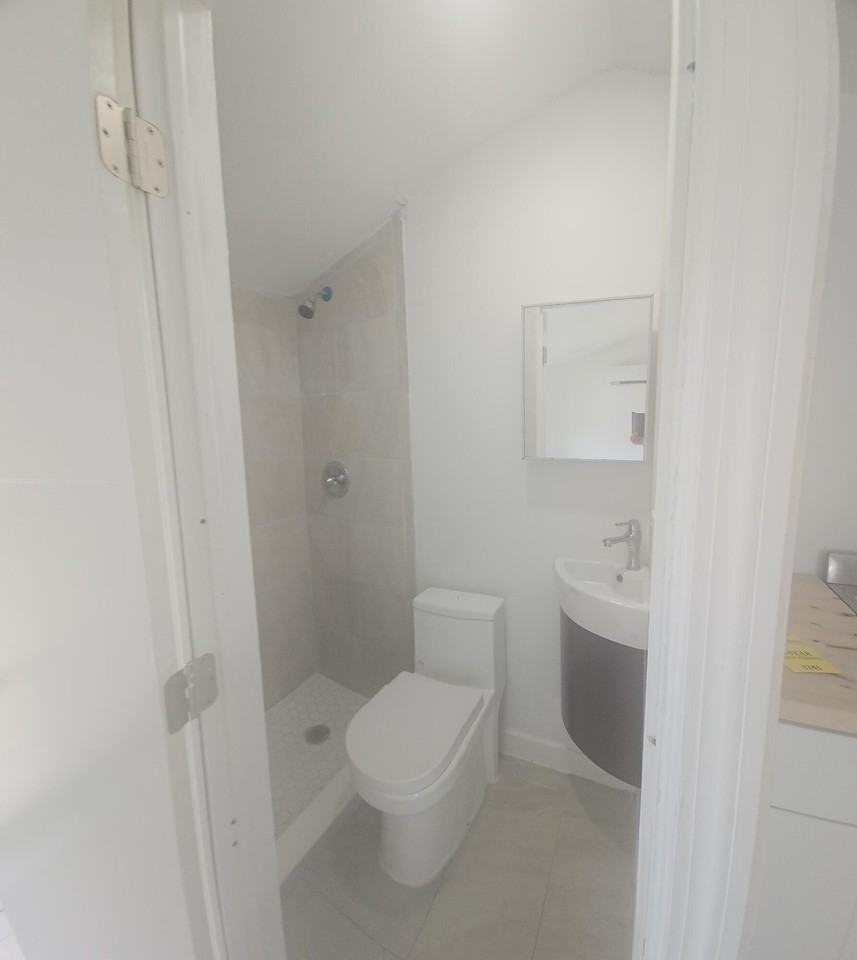 1133 Ne 15th Ave #17 - Photo 6 of 9