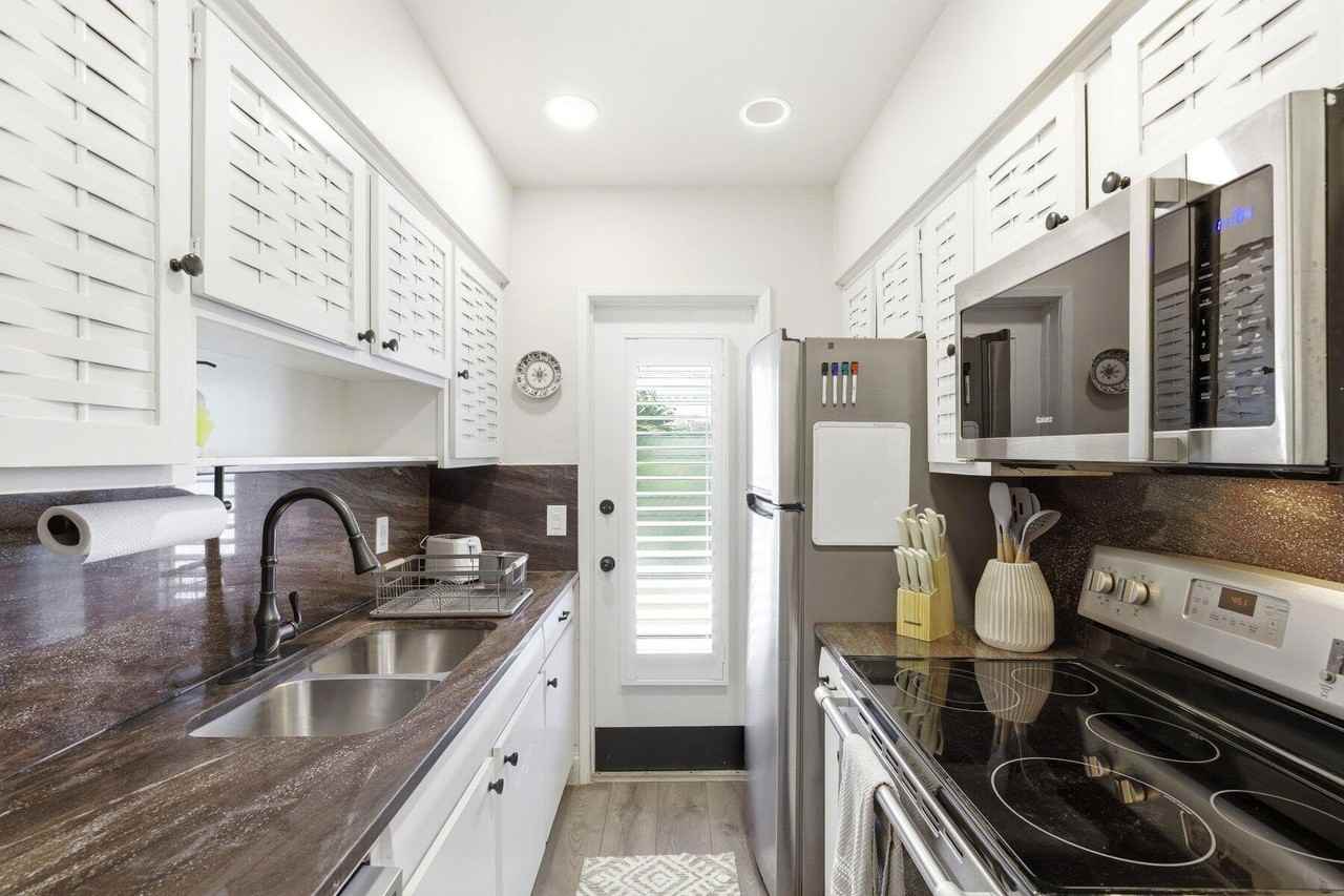 3232 Canal Dr #14 - Photo 5 of 37