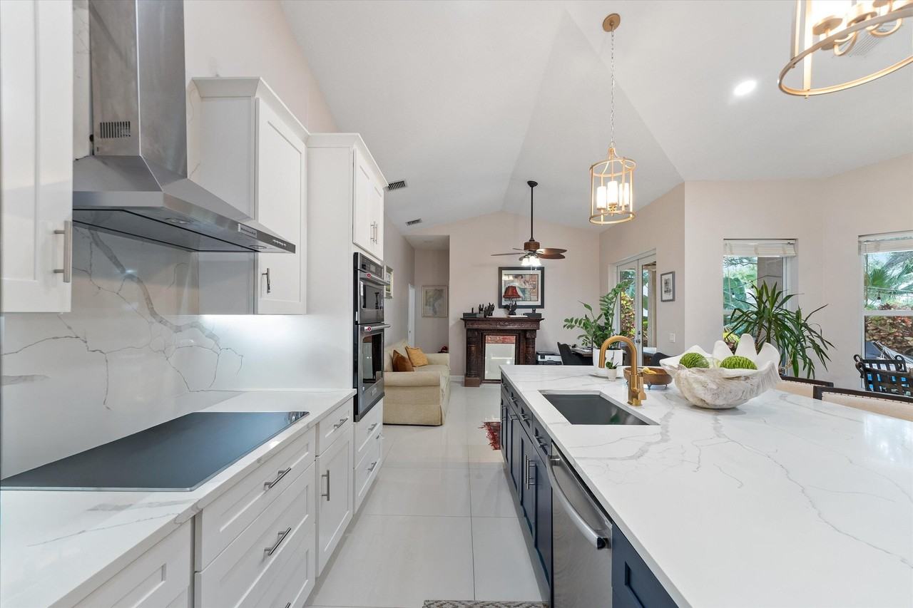 13869 Sheffield St - Photo 7 of 21