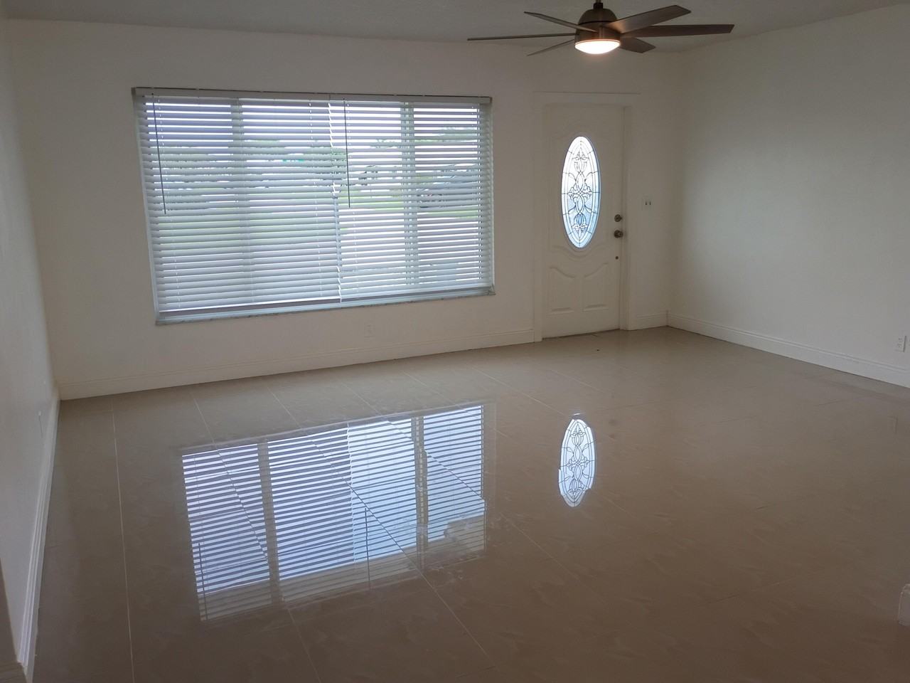 114 Sw 10th St - Photo 3 of 9