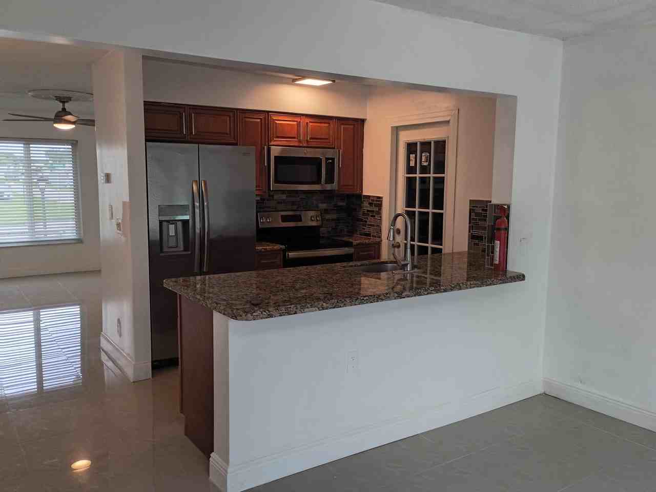 114 Sw 10th St - Photo 6 of 9