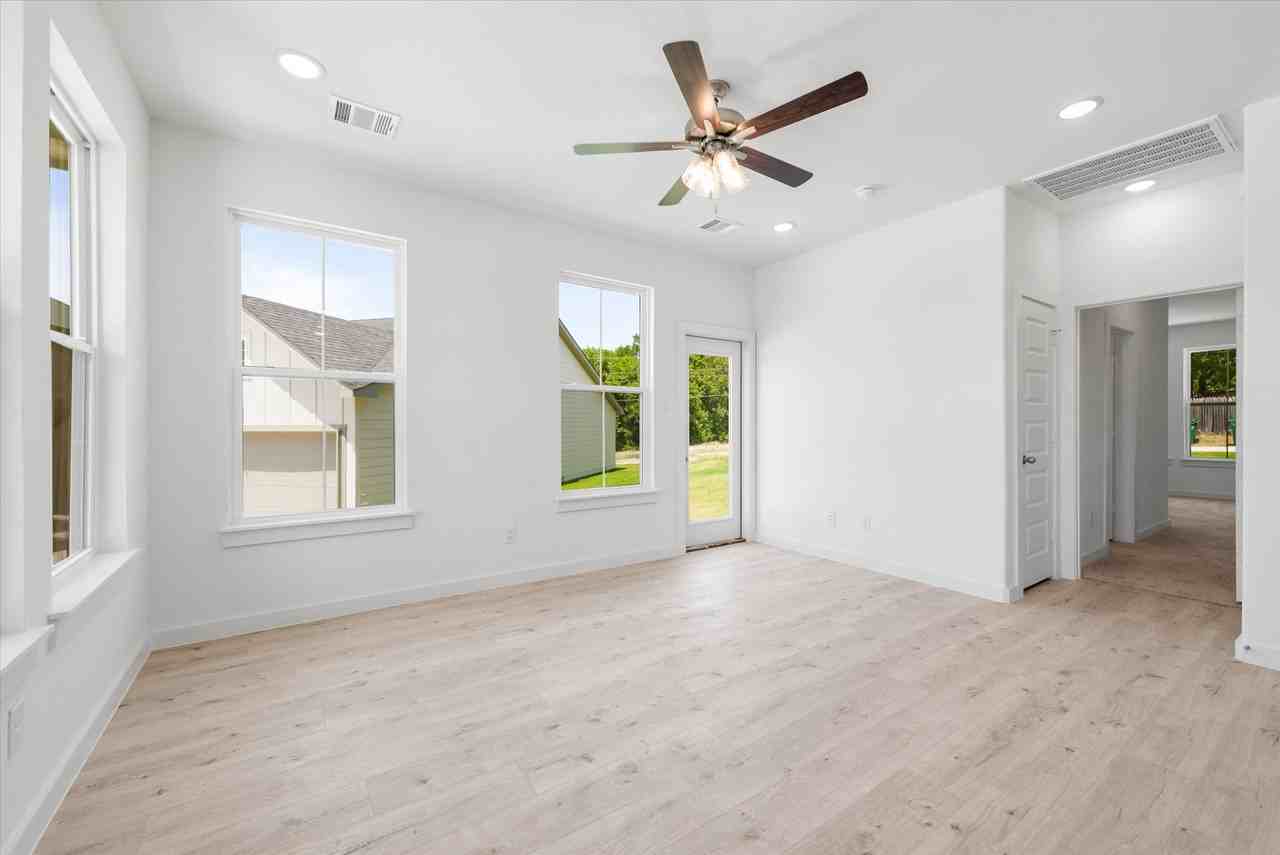 1207 Chestnut Ct #2 - Photo 2 of 23