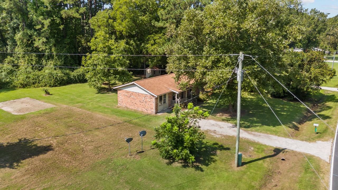 1045 Scott Town Rd #1 - Photo 3 of 50