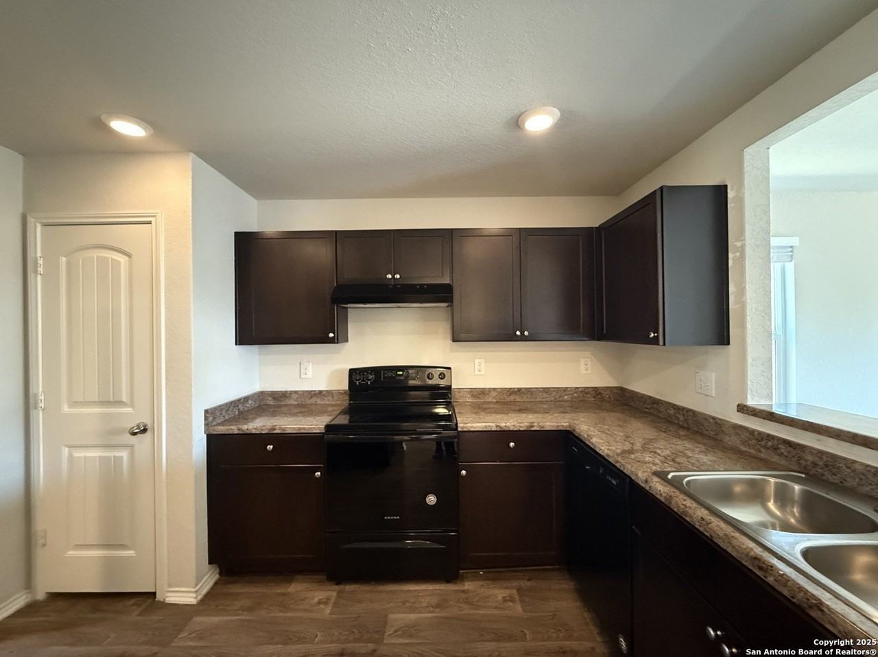 11418 Blackmore Leap - Photo 4 of 34