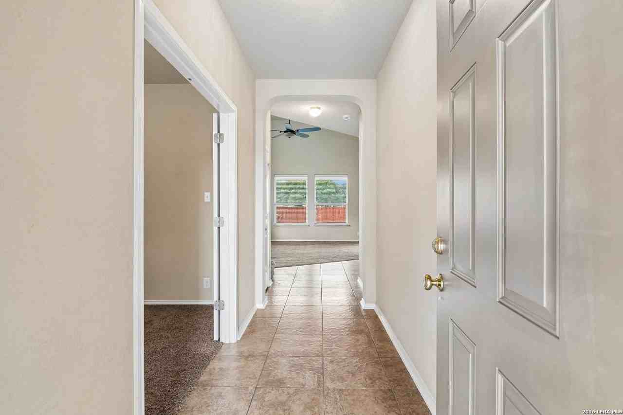 136 Jolie Cir - Photo 4 of 31