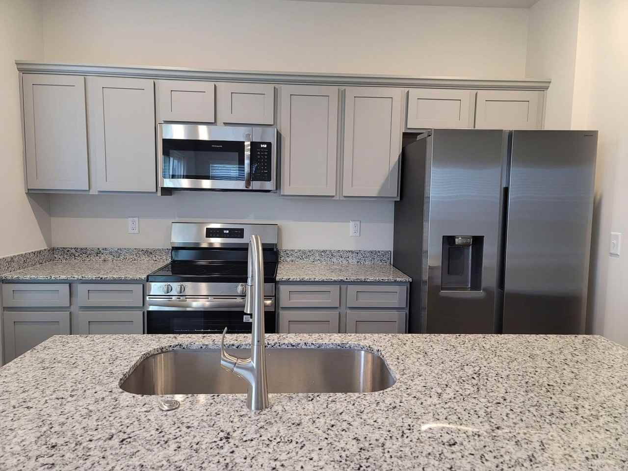 2380 Bellflower St - Photo 7 of 25