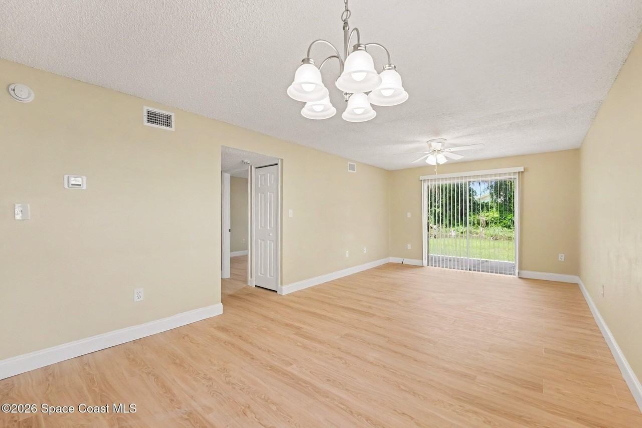 2290 Fox Hollow Dr - Photo 3 of 16