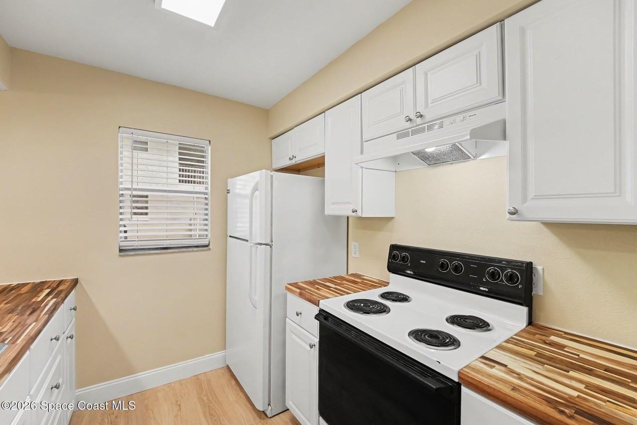 2290 Fox Hollow Dr - Photo 6 of 16
