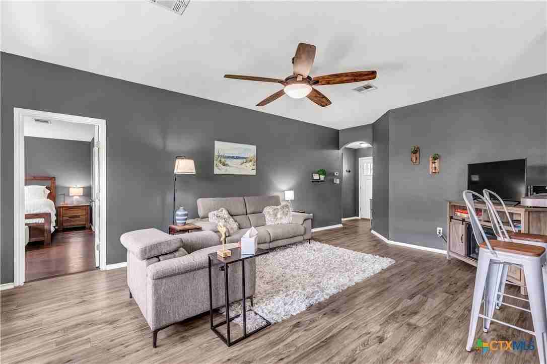 3004 Don Hill Ln - Photo 5 of 44