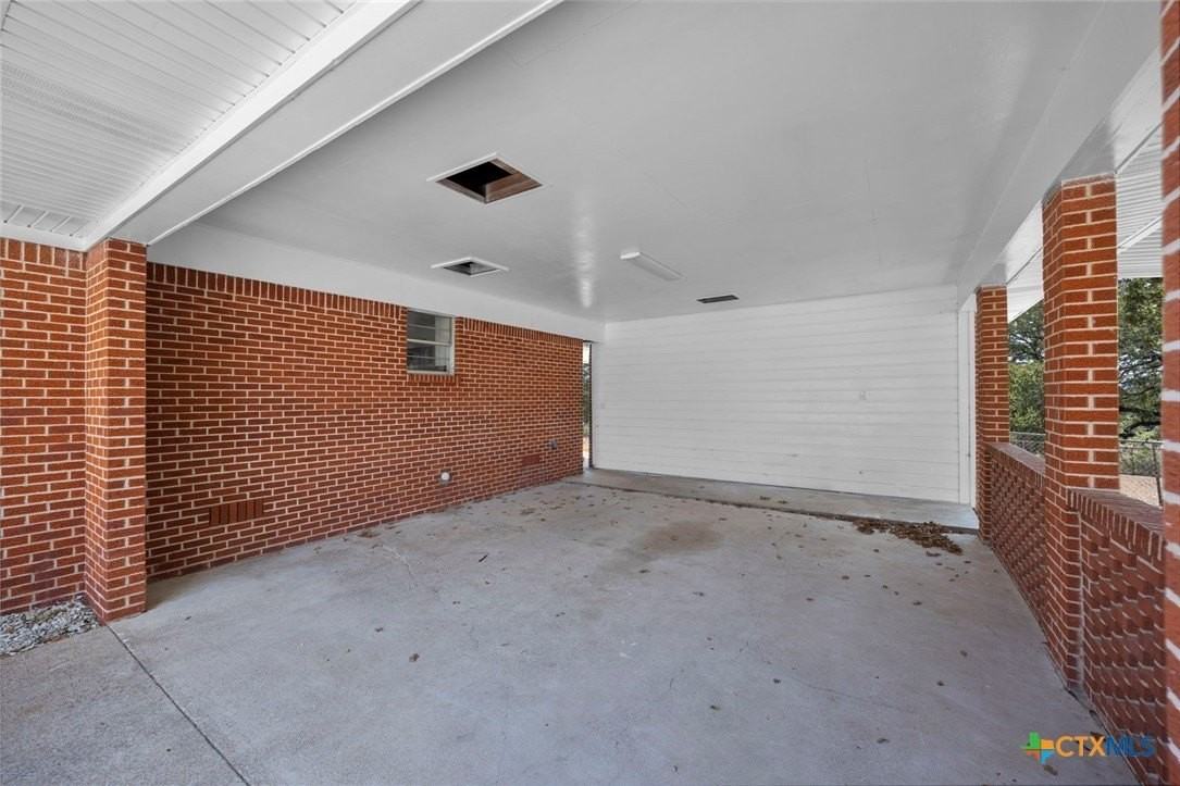1002 College St - Photo 3 of 27