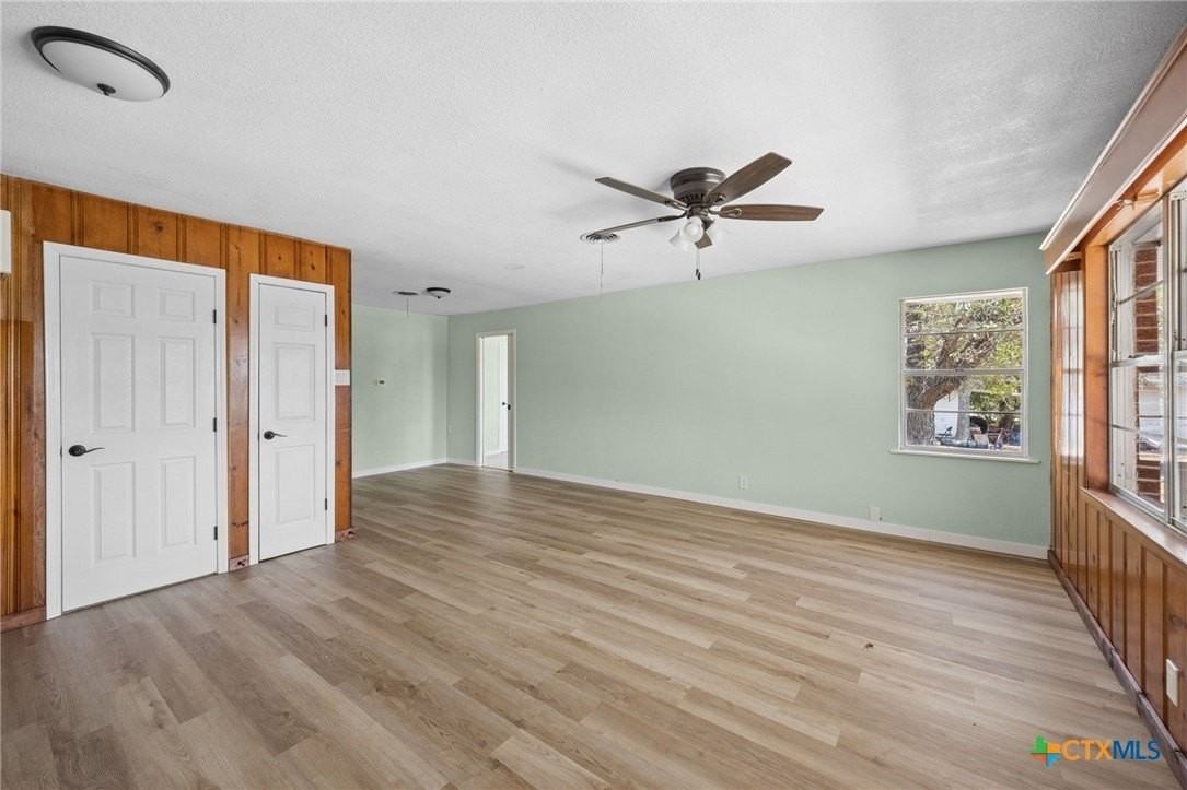 1002 College St - Photo 6 of 27