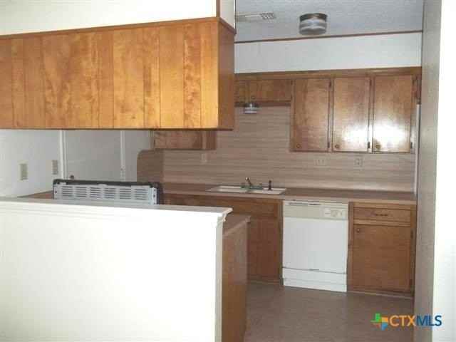 109 Bridle Dr - Photo 4 of 15