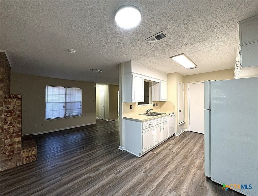 3901 Hereford Ln #D - Photo 7 of 20