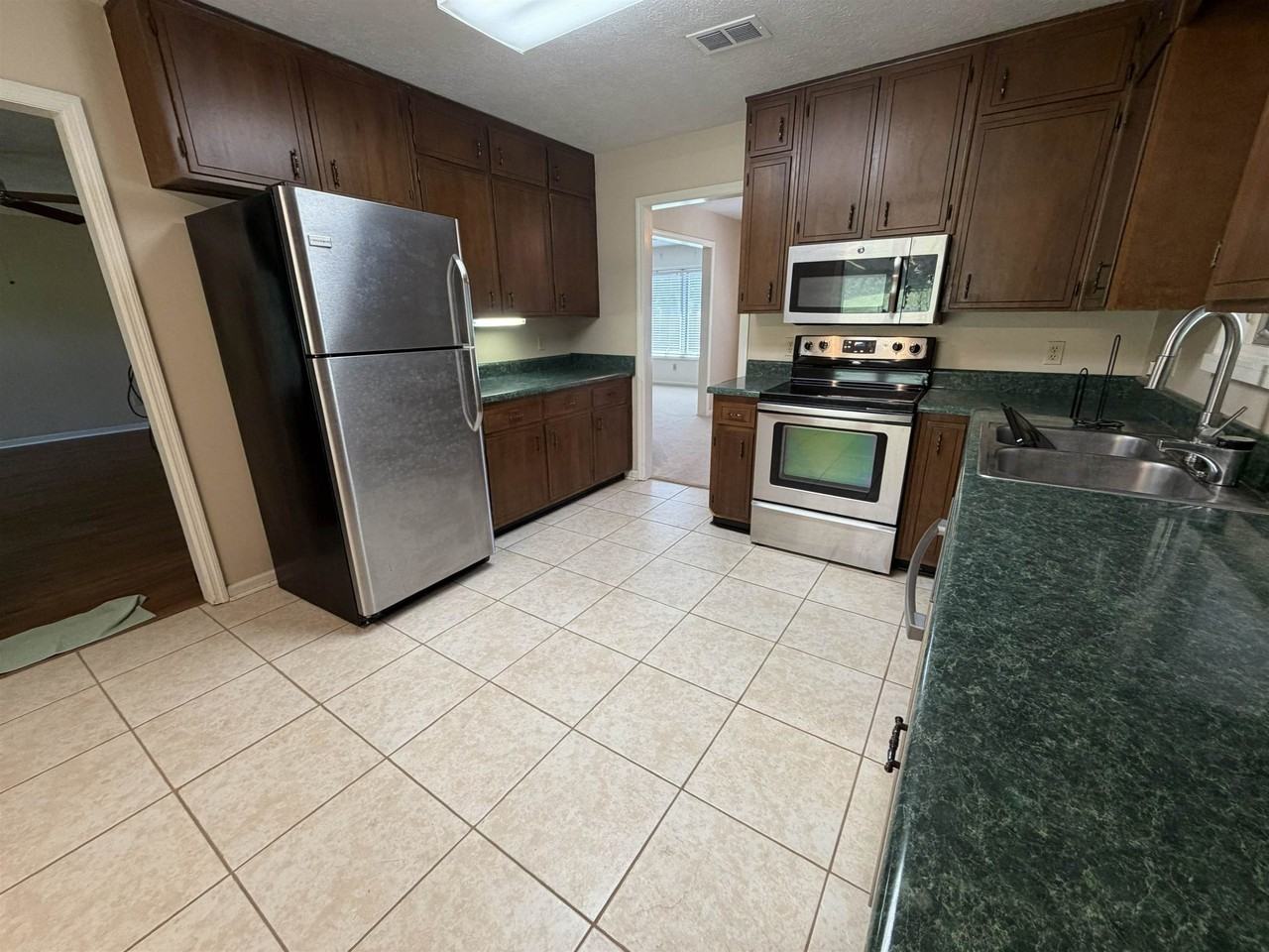 5256 Quail Valley Rd - Photo 4 of 15
