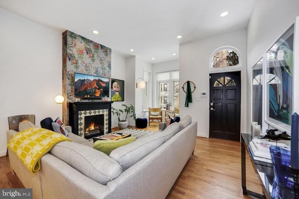 1443 W St Nw - Photo 3 of 28