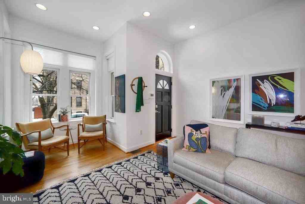 1443 W St Nw - Photo 4 of 28