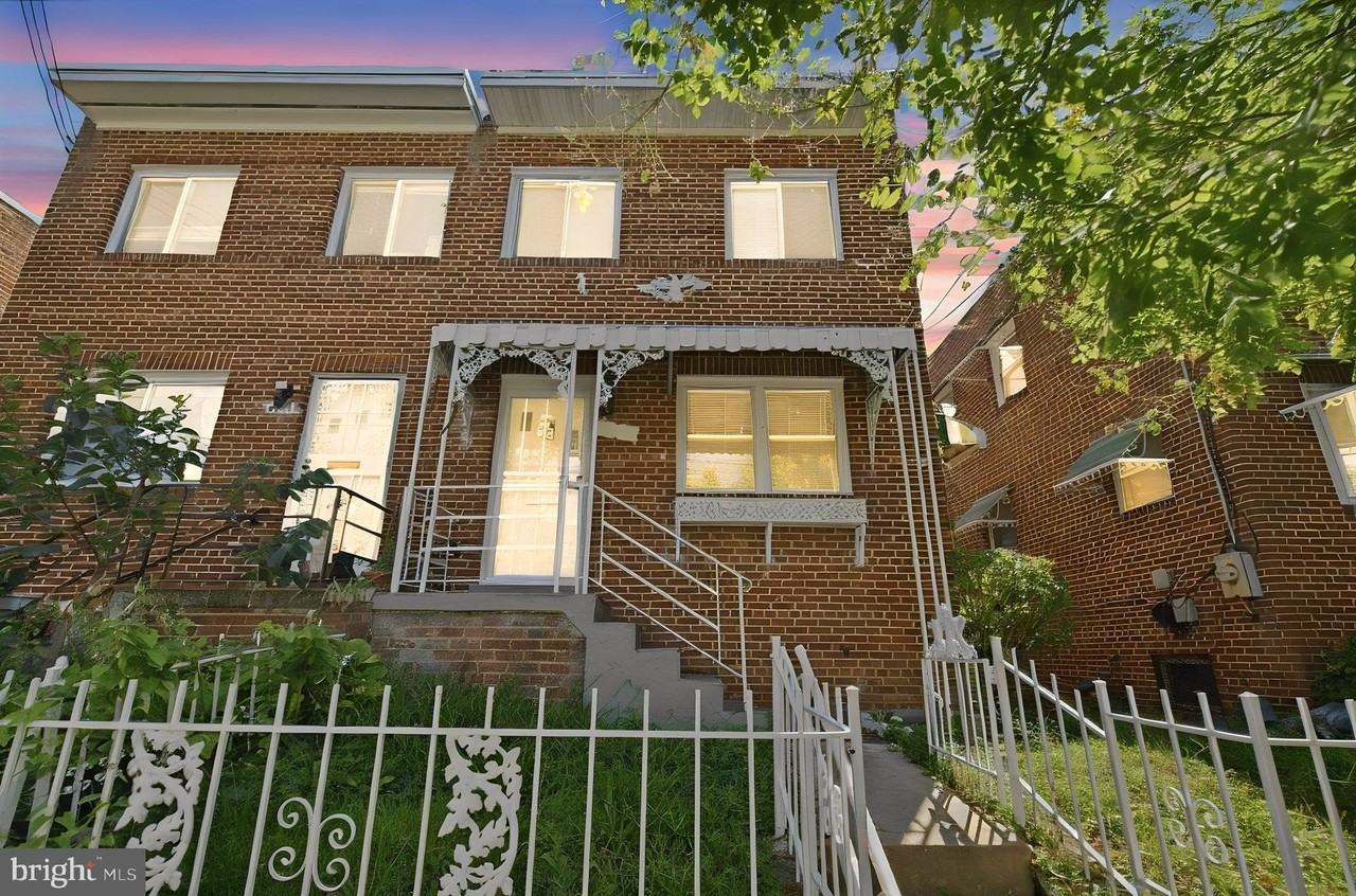 4229 Fort Dupont Ter Se - Photo 2 of 21