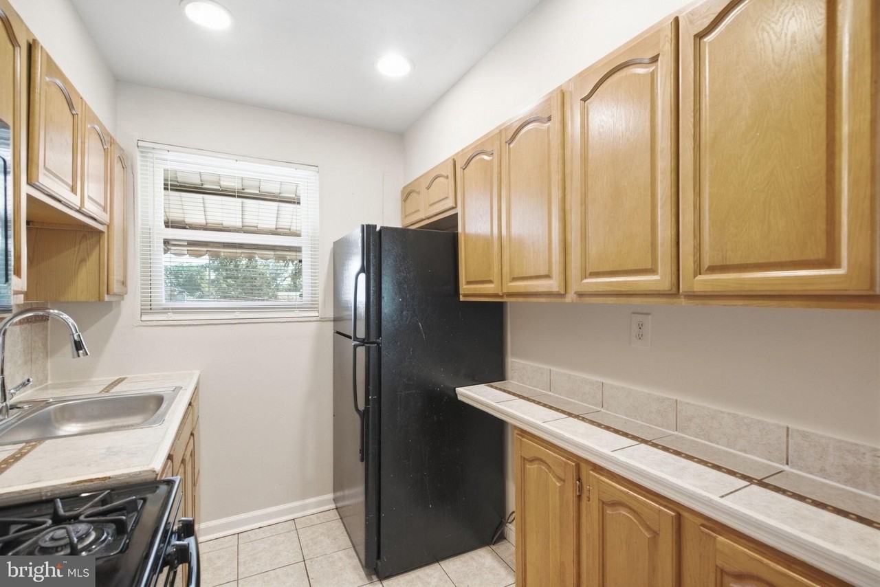 4229 Fort Dupont Ter Se - Photo 4 of 21