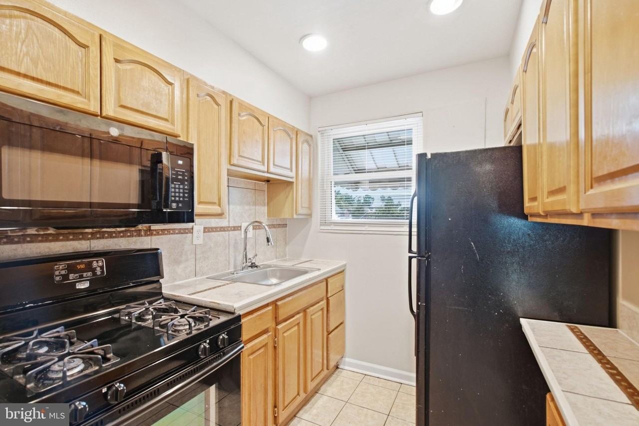 4229 Fort Dupont Ter Se - Photo 5 of 21