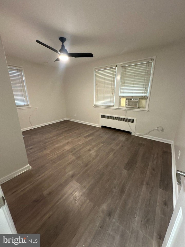 4004 Beecher St Nw #102 - Photo 7 of 22