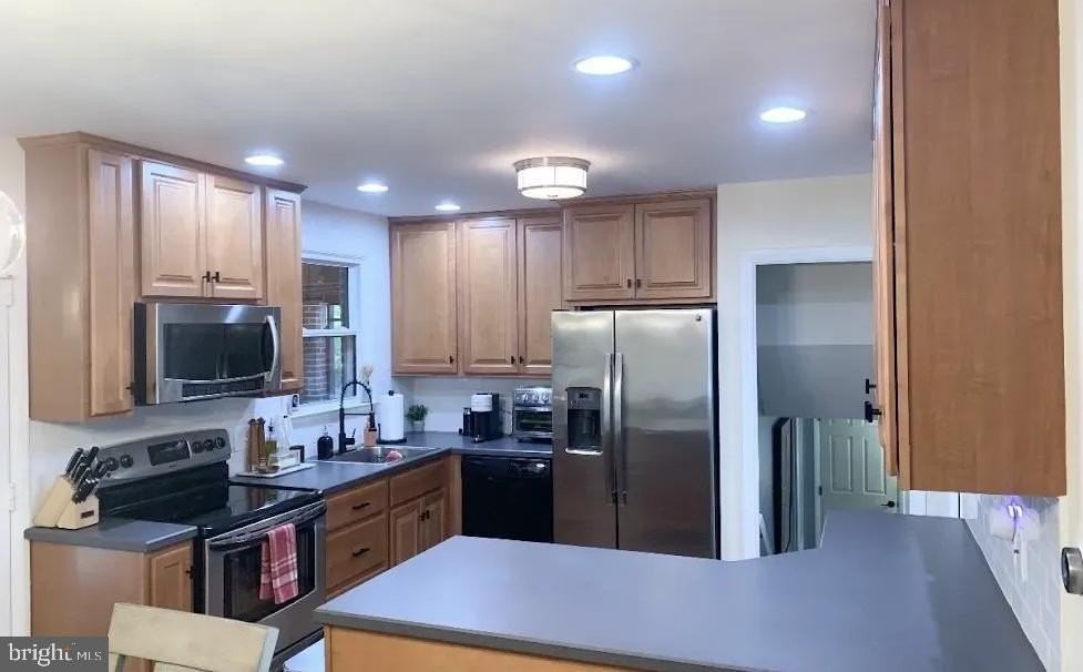 1254 Faun Rd - Photo 4 of 10