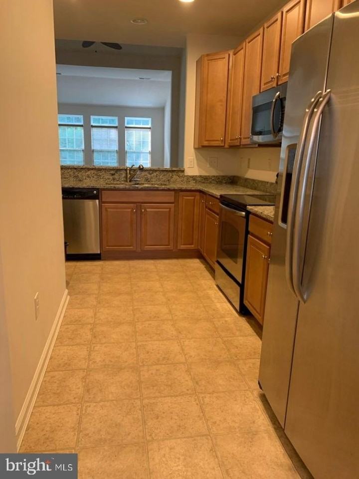36401 Ridgeshore Ln - Photo 4 of 24
