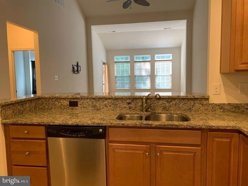 36401 Ridgeshore Ln - Photo 6 of 24