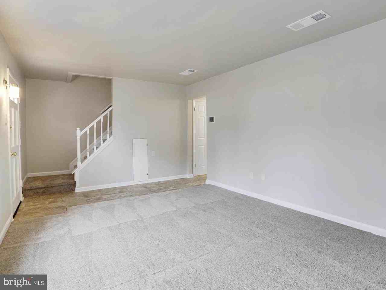 1705 Gunwood Pl - Photo 5 of 33