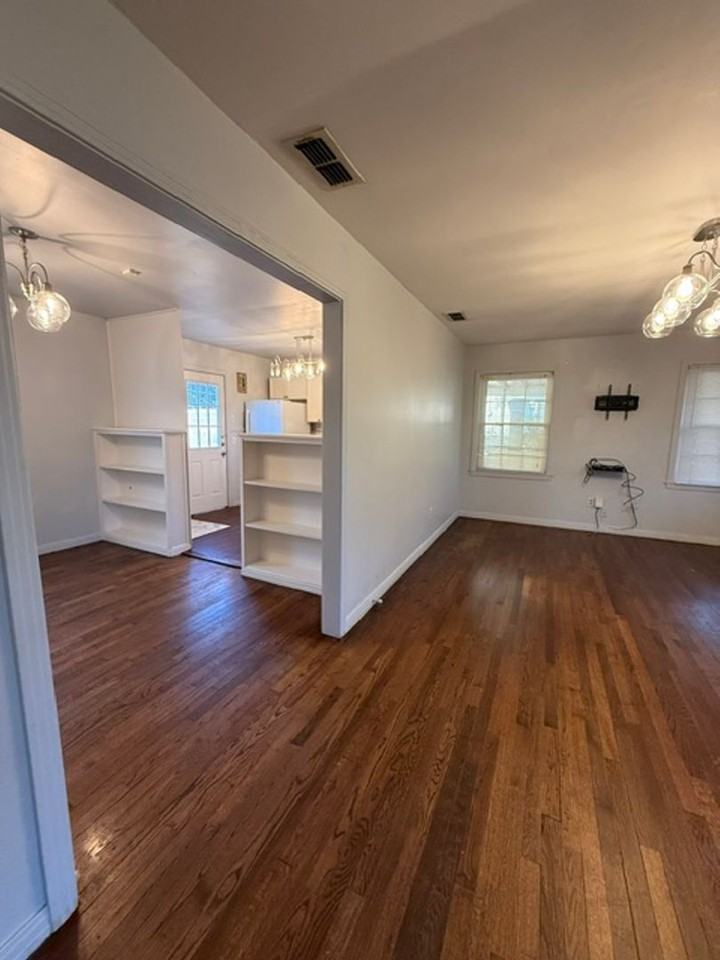 2609 28th St - Photo 5 of 13