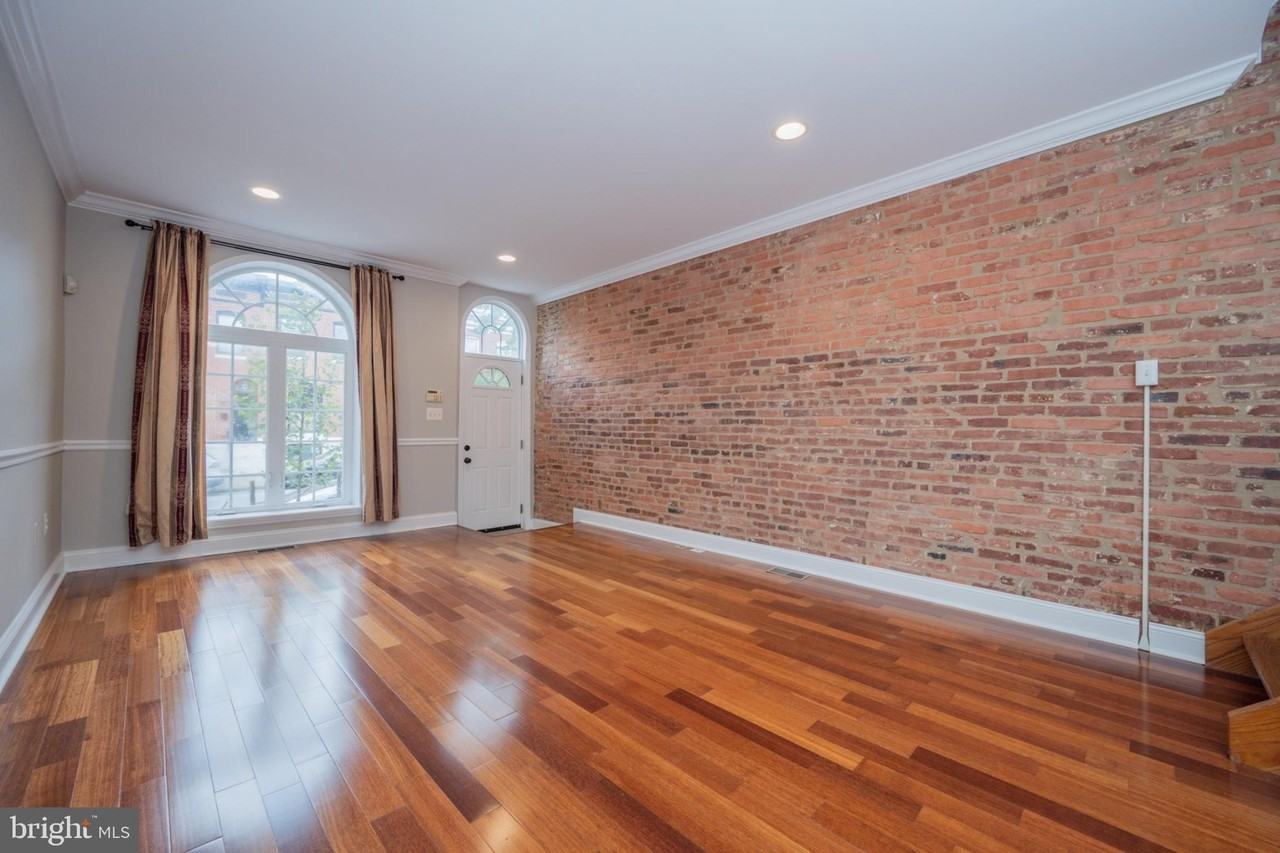 226 S East Ave - Photo 3 of 22