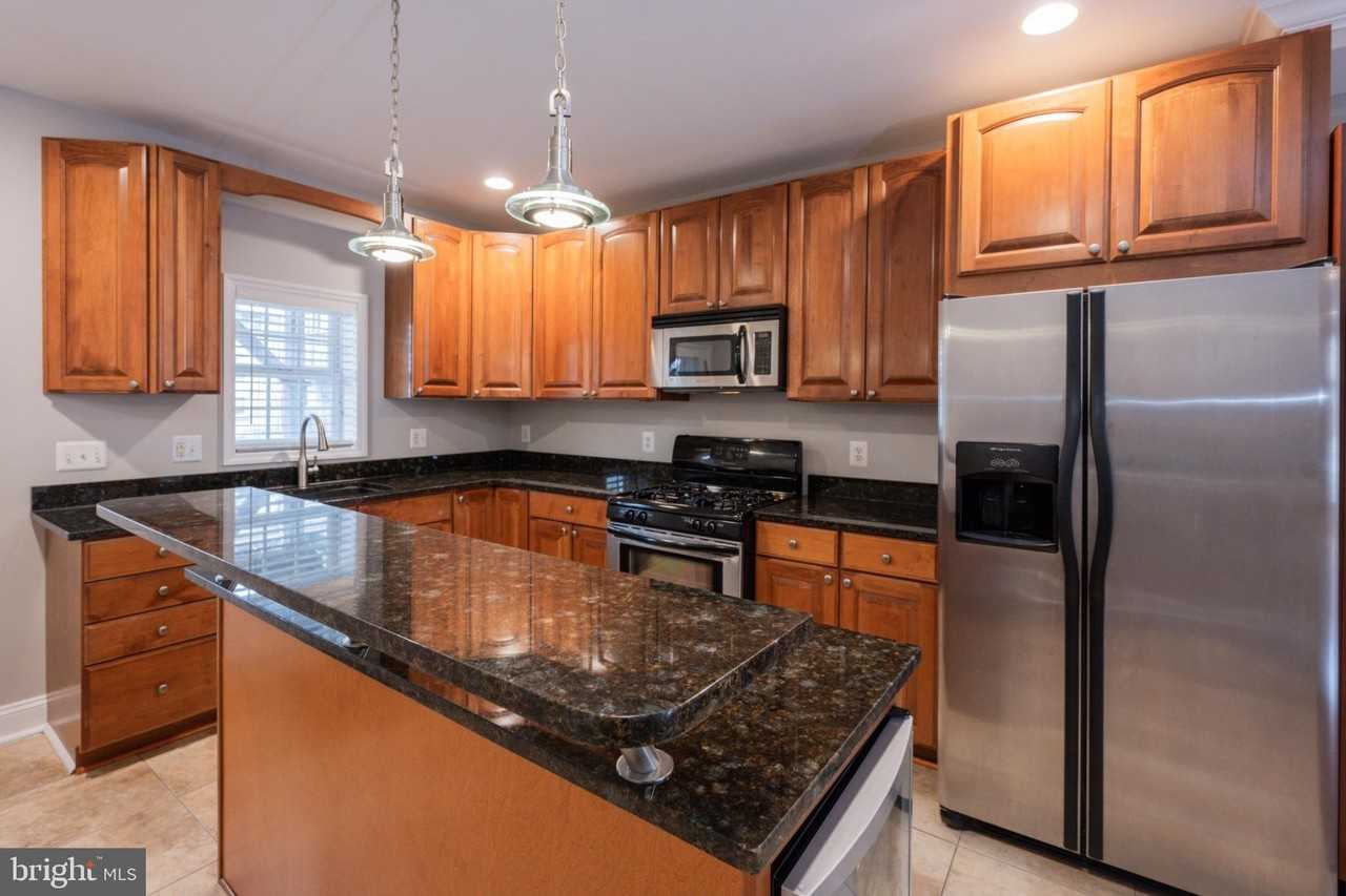 226 S East Ave - Photo 5 of 22