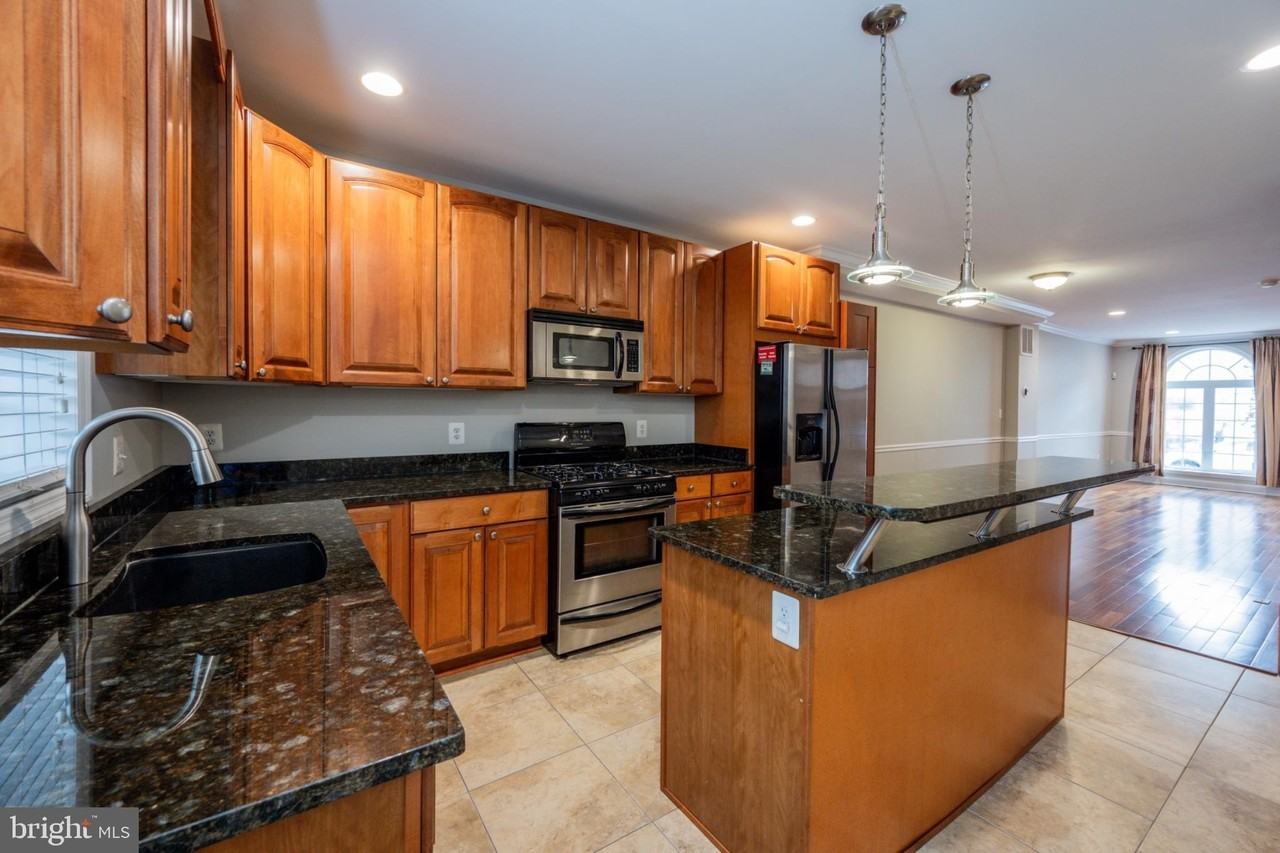 226 S East Ave - Photo 6 of 22