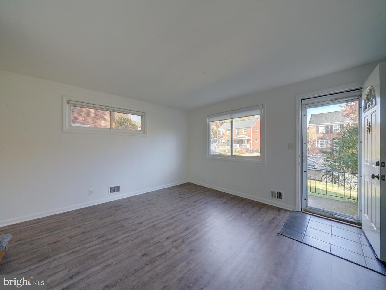 5113 Meridy Ave - Photo 3 of 35