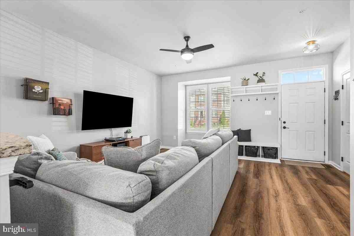4532 Tinder Box Cir - Photo 3 of 33