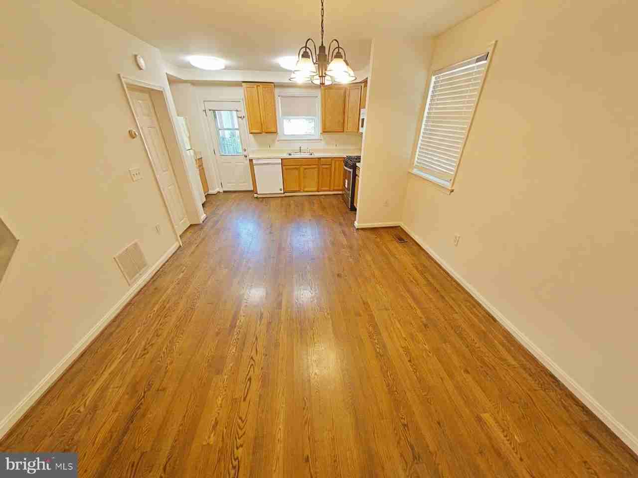 11902 Centerhill St - Photo 2 of 8