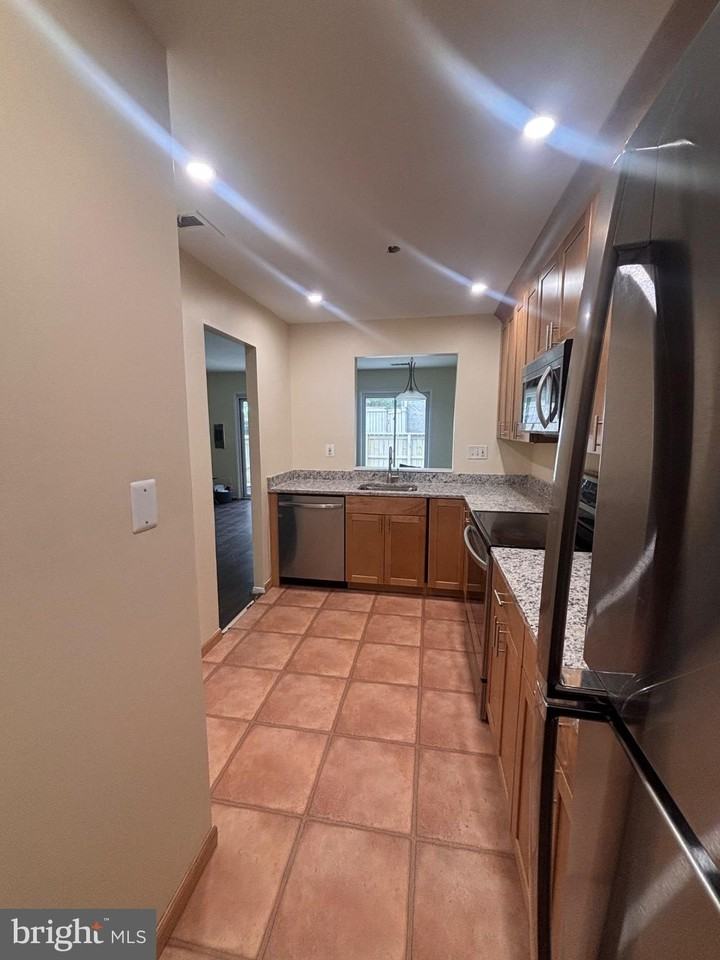 10242 Ridgeline Dr - Photo 2 of 39