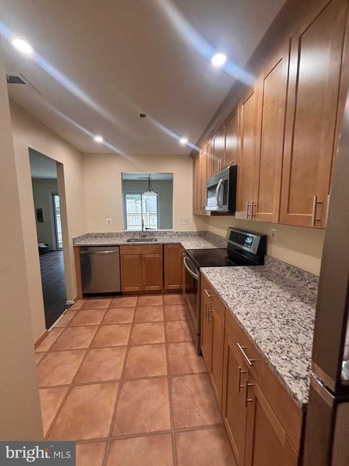 10242 Ridgeline Dr - Photo 3 of 39