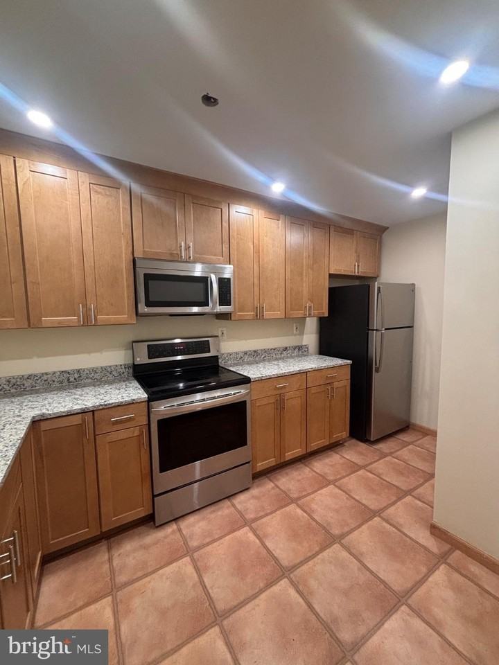 10242 Ridgeline Dr - Photo 5 of 39