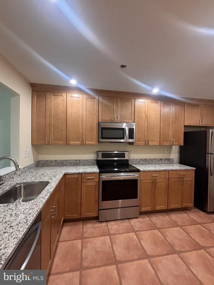 10242 Ridgeline Dr - Photo 6 of 39