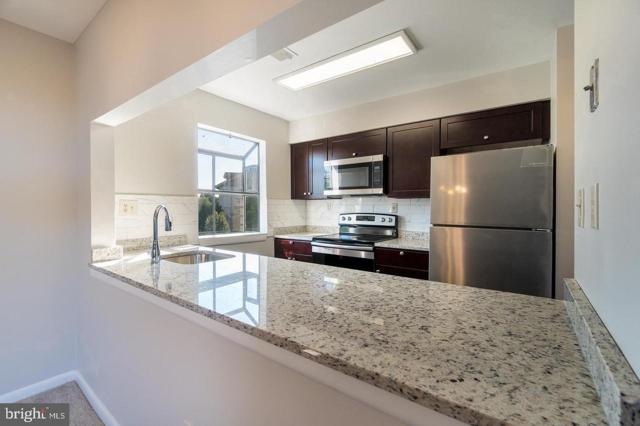 13408 Shady Knoll Dr #207 - Photo 6 of 15