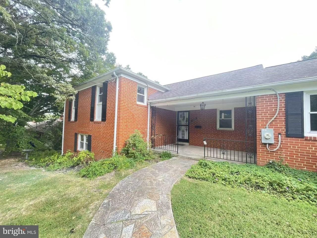 7325 Radcliffe Dr - Photo 3 of 44