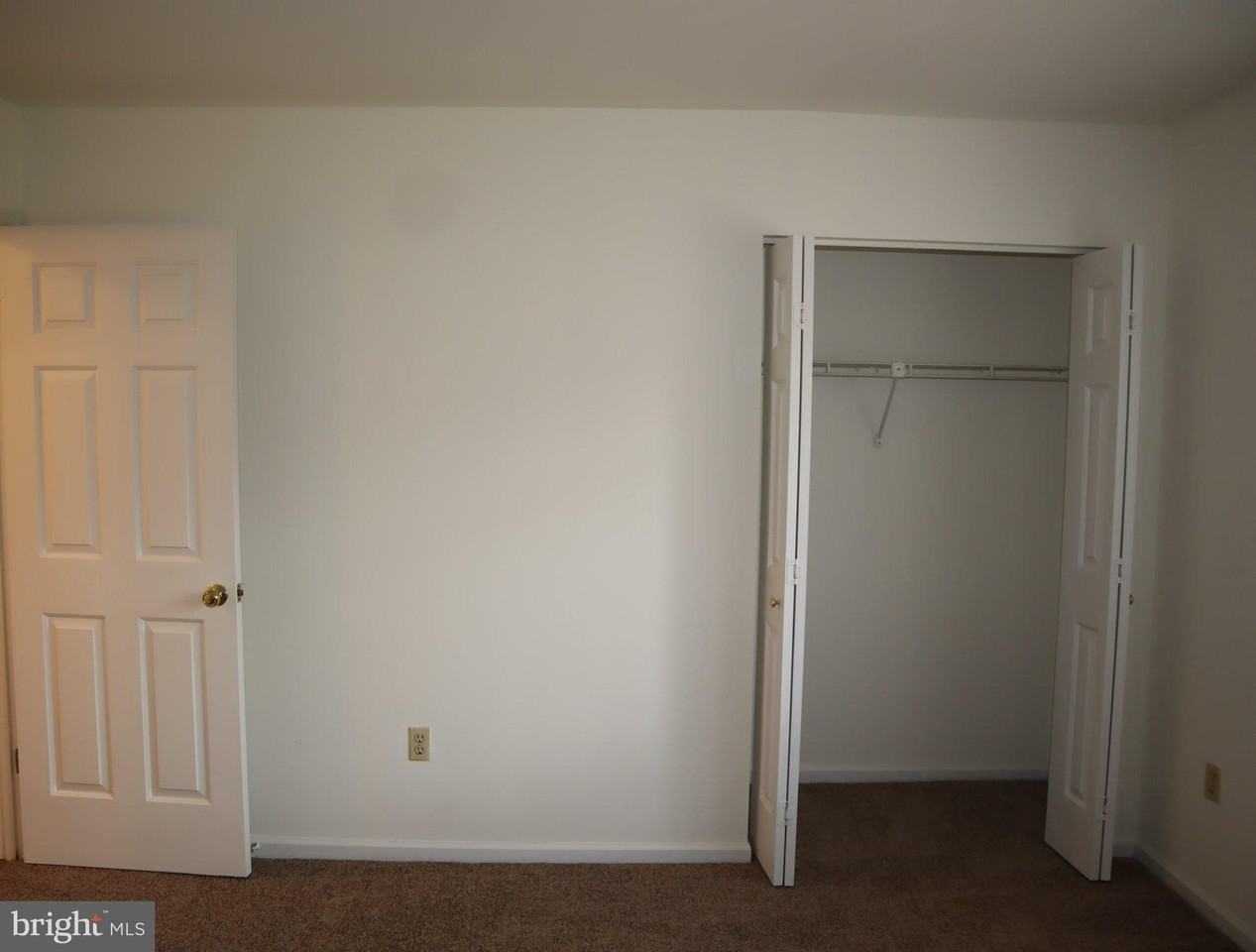 1013 Bayshore Ct - Photo 7 of 17