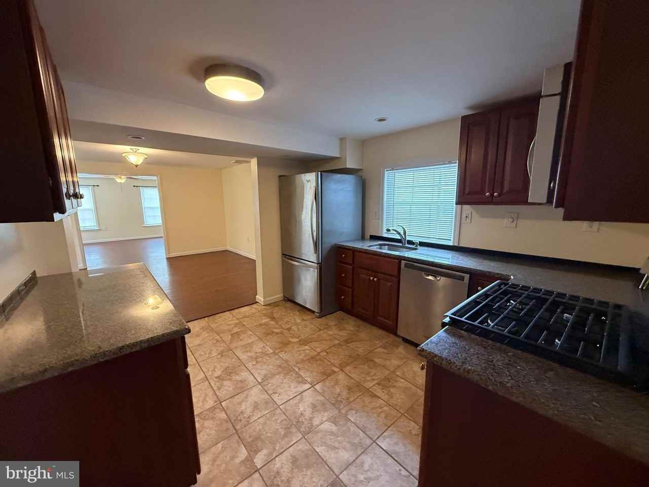 30 E Union St - Photo 3 of 13