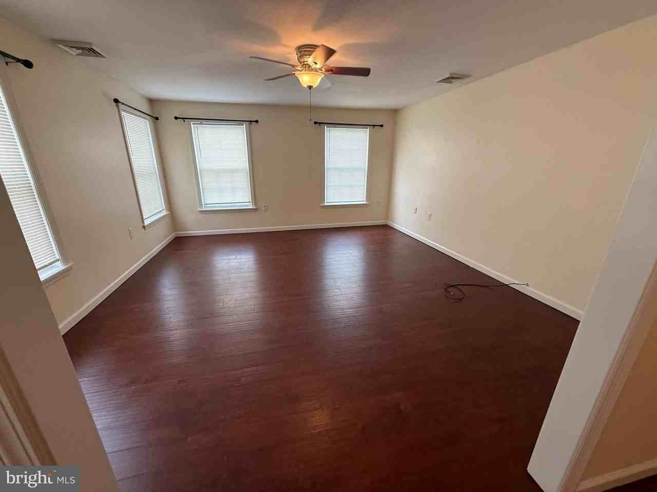 30 E Union St - Photo 5 of 13