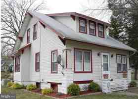 featured image of 201 Girard Rd N #2ndFL