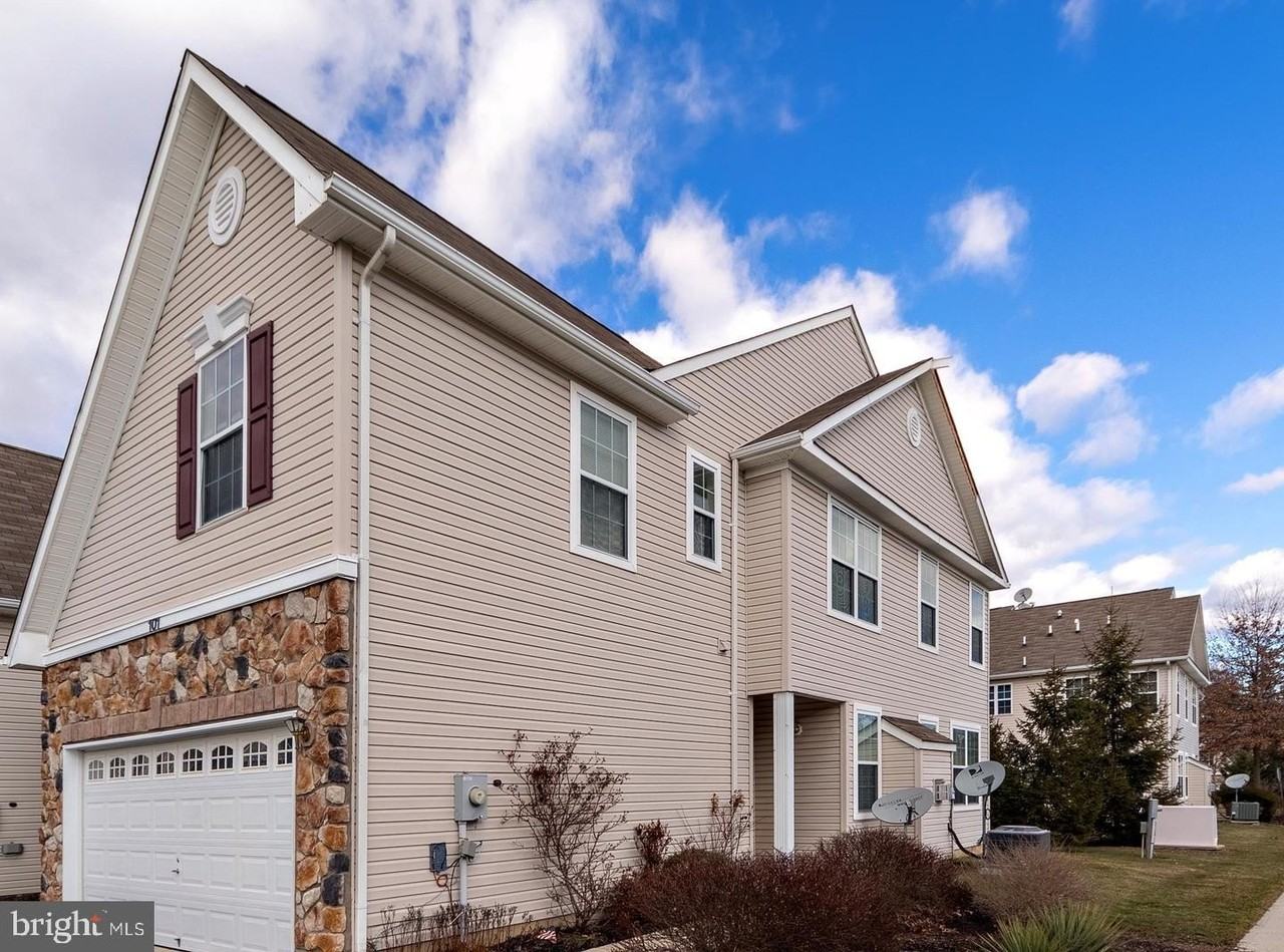 101 Haddon Ct - Photo 2 of 24
