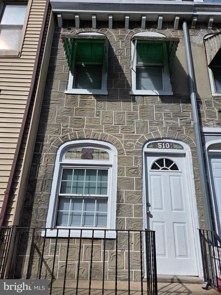 510 Maple St - Photo 2 of 15