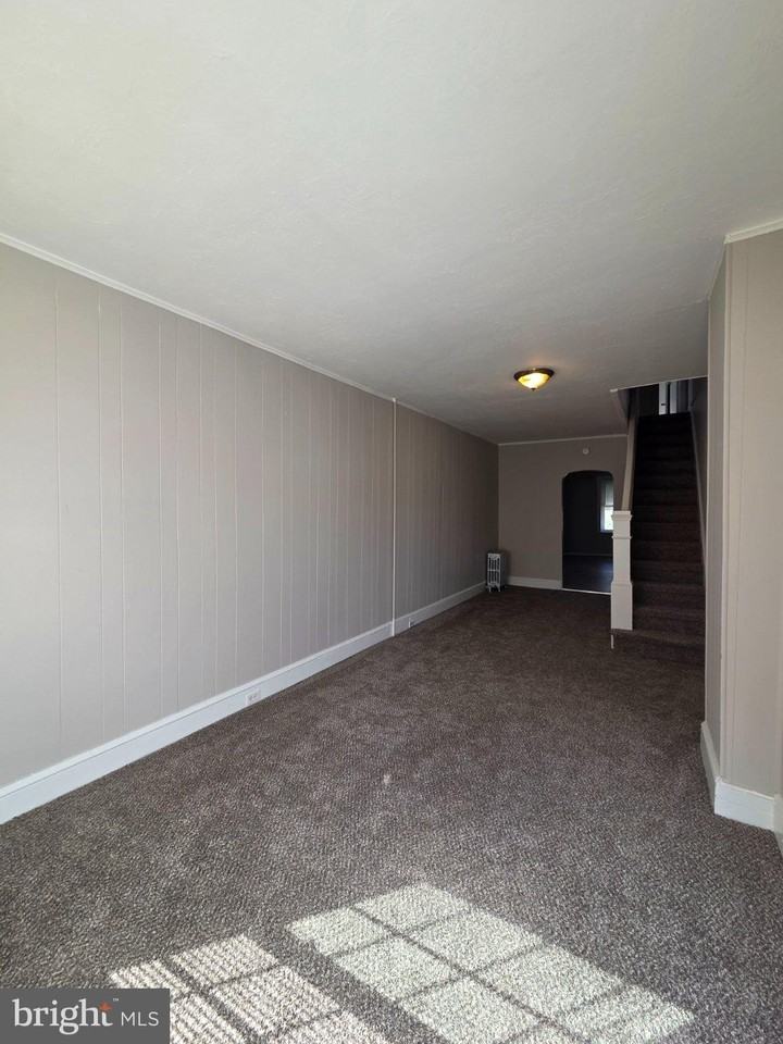 510 Maple St - Photo 3 of 15
