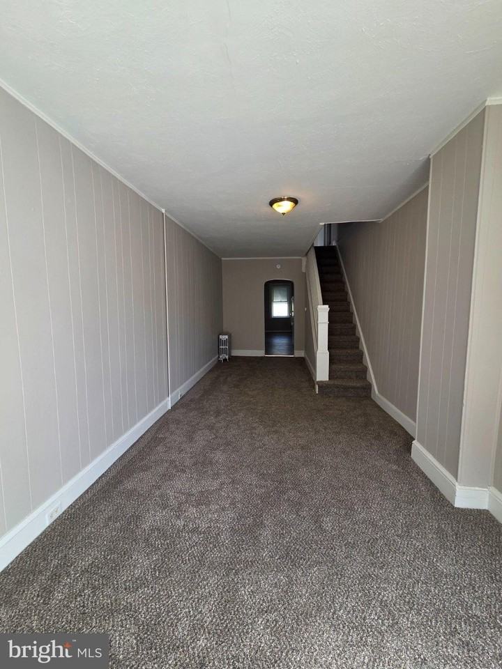 510 Maple St - Photo 4 of 15